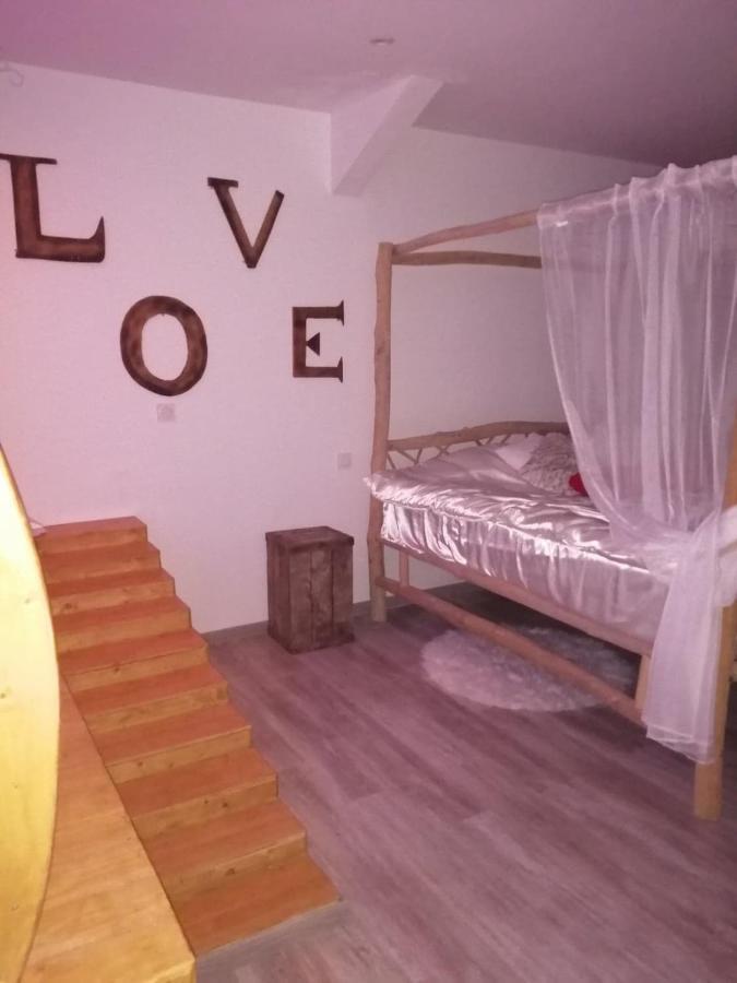 Bed and Breakfast Le Reve De Lily Les Vigneres Екстер'єр фото